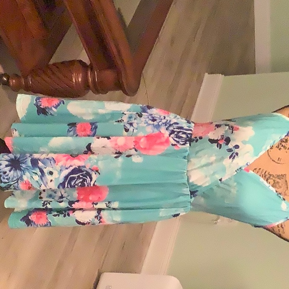 Boutique dress, size medium. NWOT. Multicolor Turquoise, blue pink